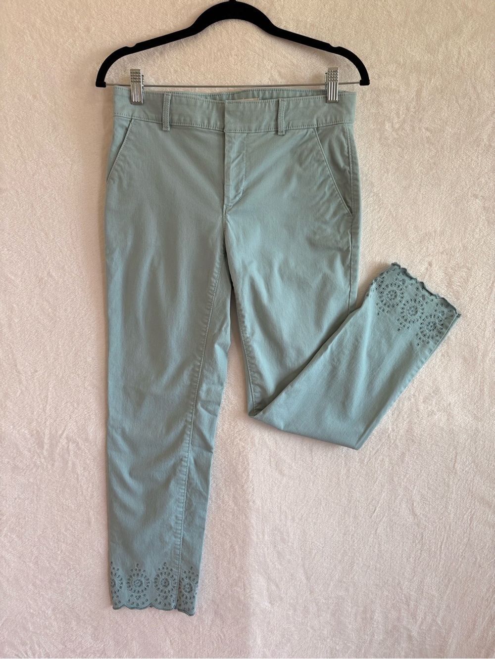 🩵 LOFT Eyelet Hem Ankle Pants – Women’s Size 4 – Soft Blue